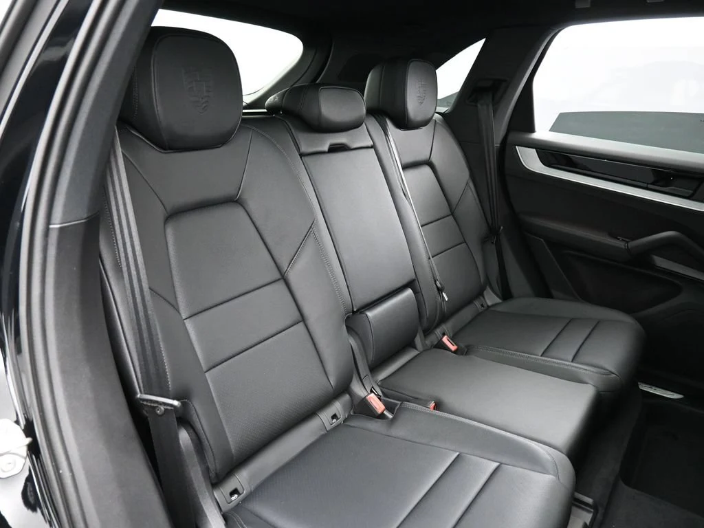 2026 Porsche Cayenne S E-Hybrid interior, seats, Black