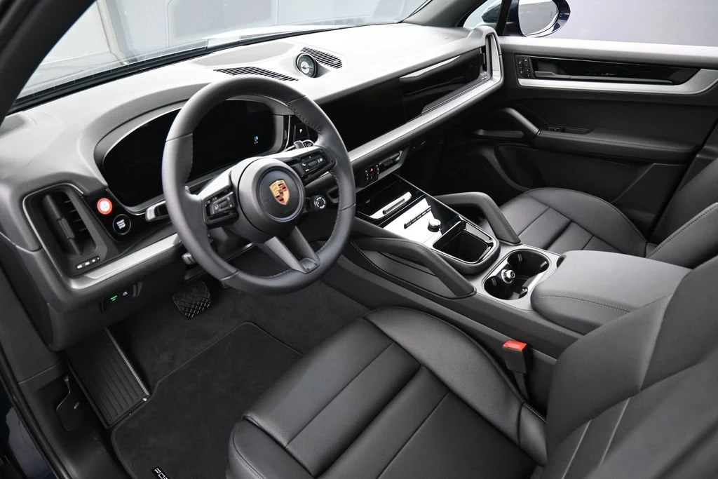 2026 Porsche Cayenne E-Hybrid interior, Black