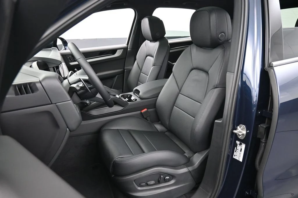 2026 Porsche Cayenne E-Hybrid interior, seats, Black