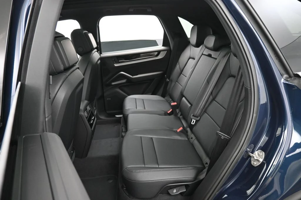 2026 Porsche Cayenne E-Hybrid interior, seats, Black