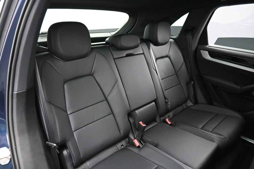 2026 Porsche Cayenne E-Hybrid interior, seats, Black