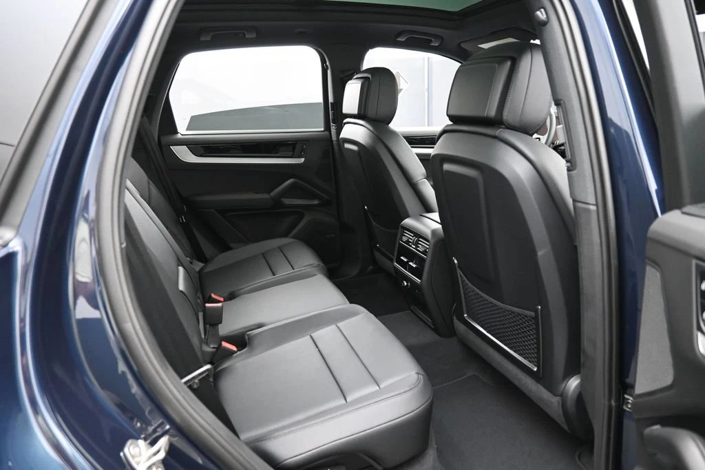2026 Porsche Cayenne E-Hybrid interior, seats, Black