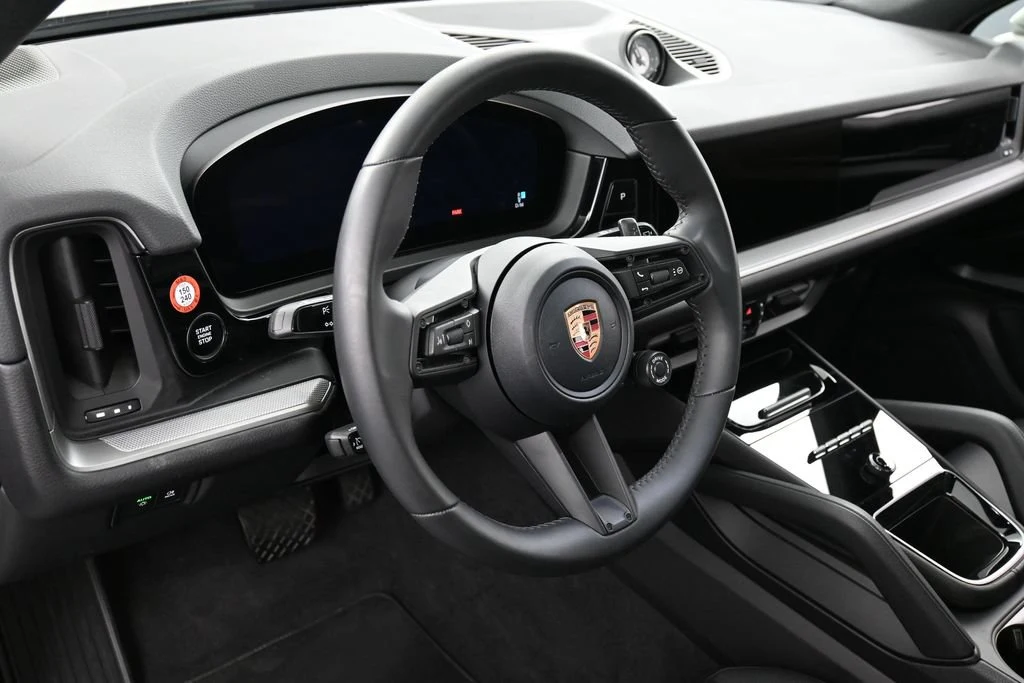 2026 Porsche Cayenne E-Hybrid interior, Black