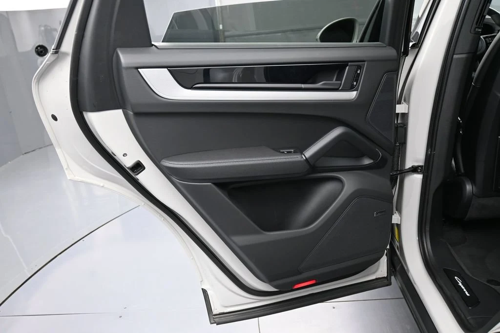2026 Porsche Cayenne E-Hybrid interior, door panel, Black