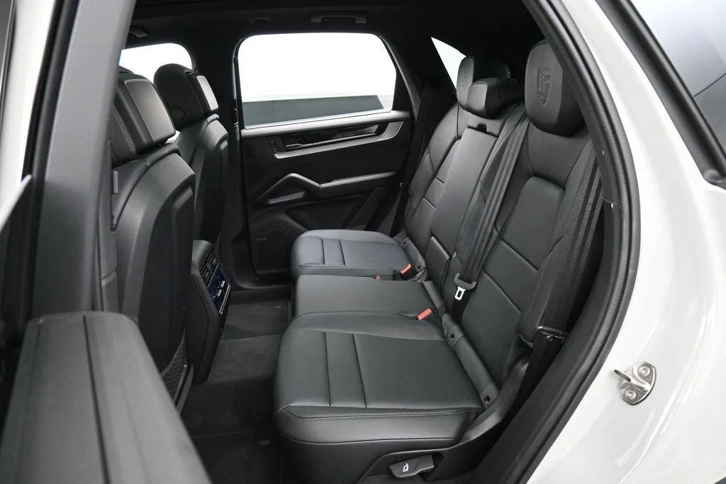 2026 Porsche Cayenne E-Hybrid interior, seats, Black