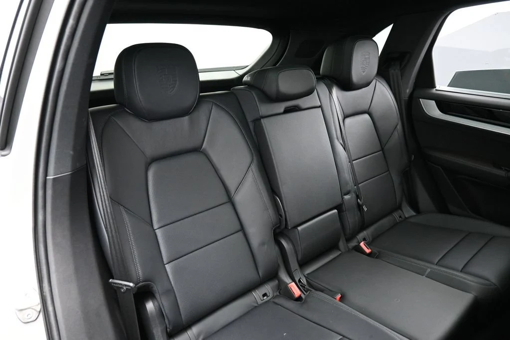 2026 Porsche Cayenne E-Hybrid interior, seats, Black