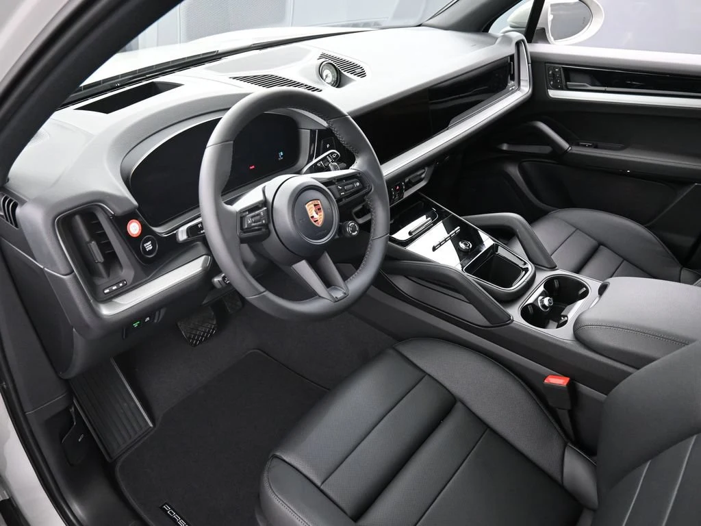 2026 Porsche Cayenne E-Hybrid interior, dashboard, Black