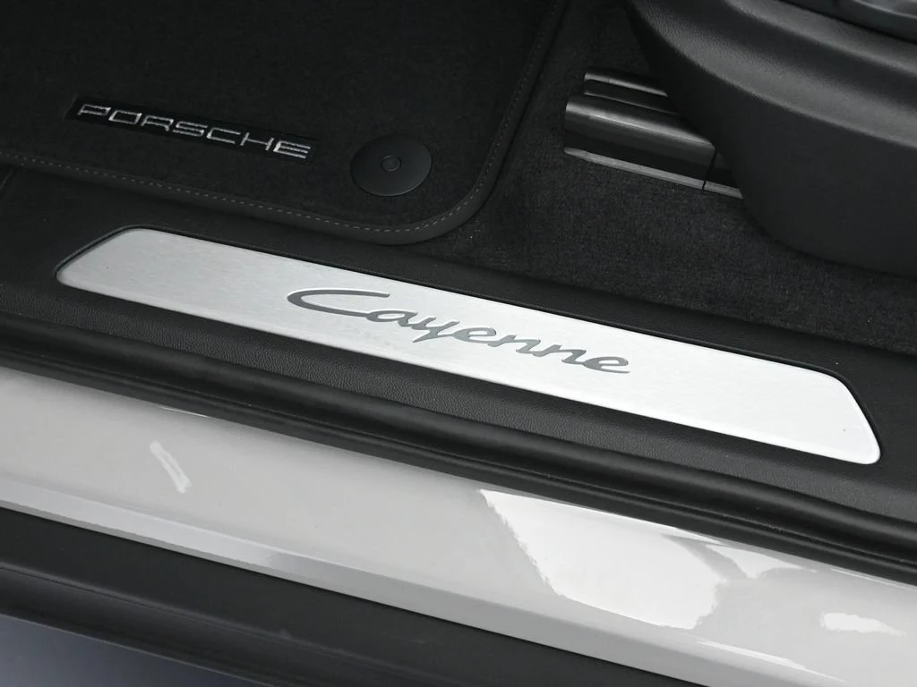 2026 Porsche Cayenne E-Hybrid interior, door sill, Black