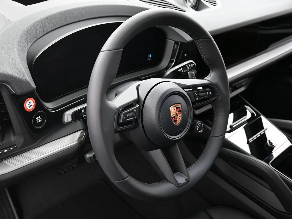 2026 Porsche Cayenne E-Hybrid interior, Black