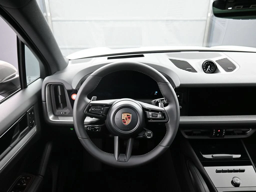 2026 Porsche Cayenne E-Hybrid interior, Black