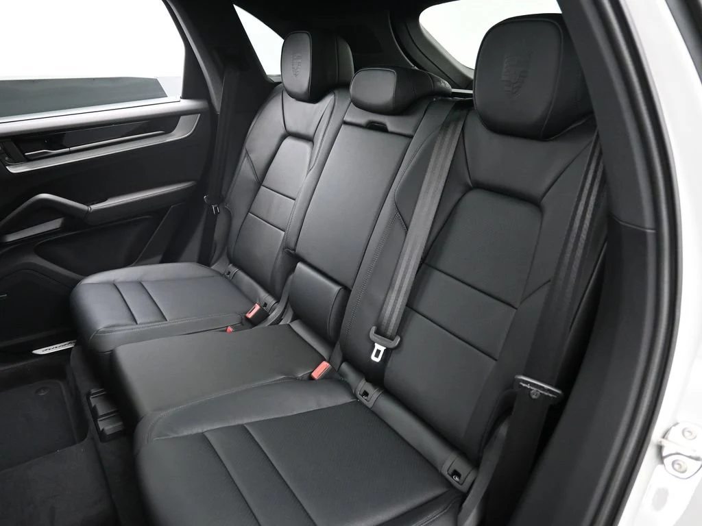 2026 Porsche Cayenne E-Hybrid interior, seats, Black