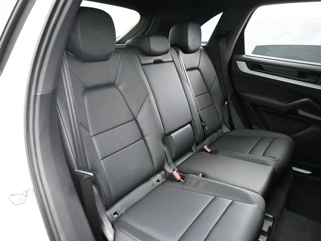 2026 Porsche Cayenne E-Hybrid interior, seats, Black
