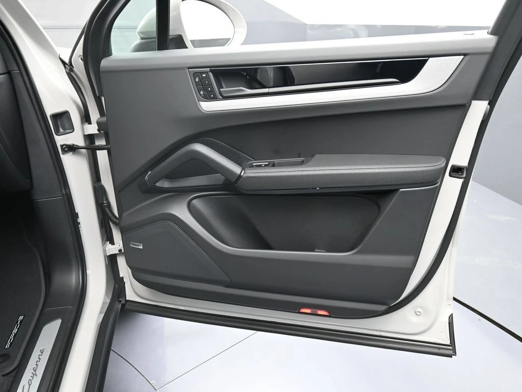 2026 Porsche Cayenne E-Hybrid interior, door panel, Black