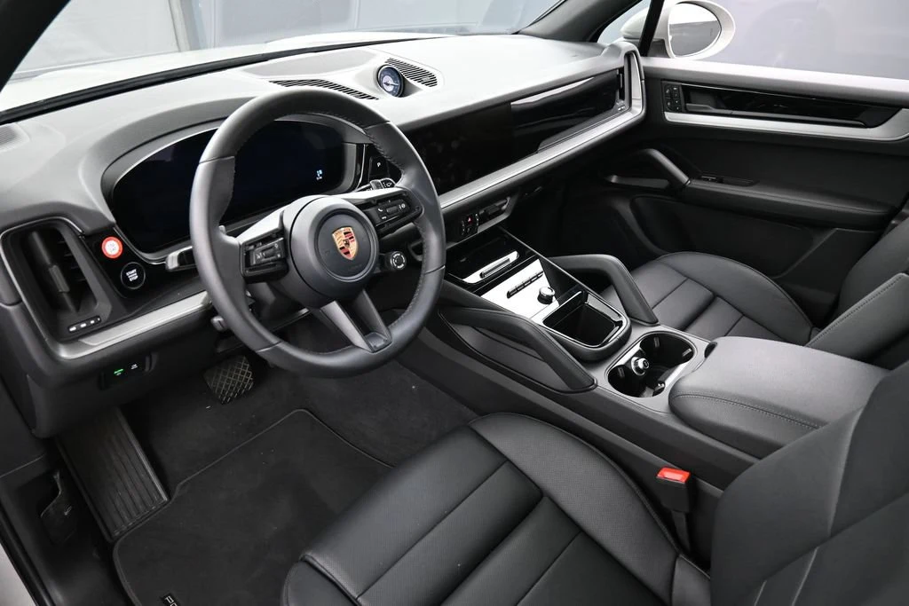 2026 Porsche Cayenne E-Hybrid interior, Black