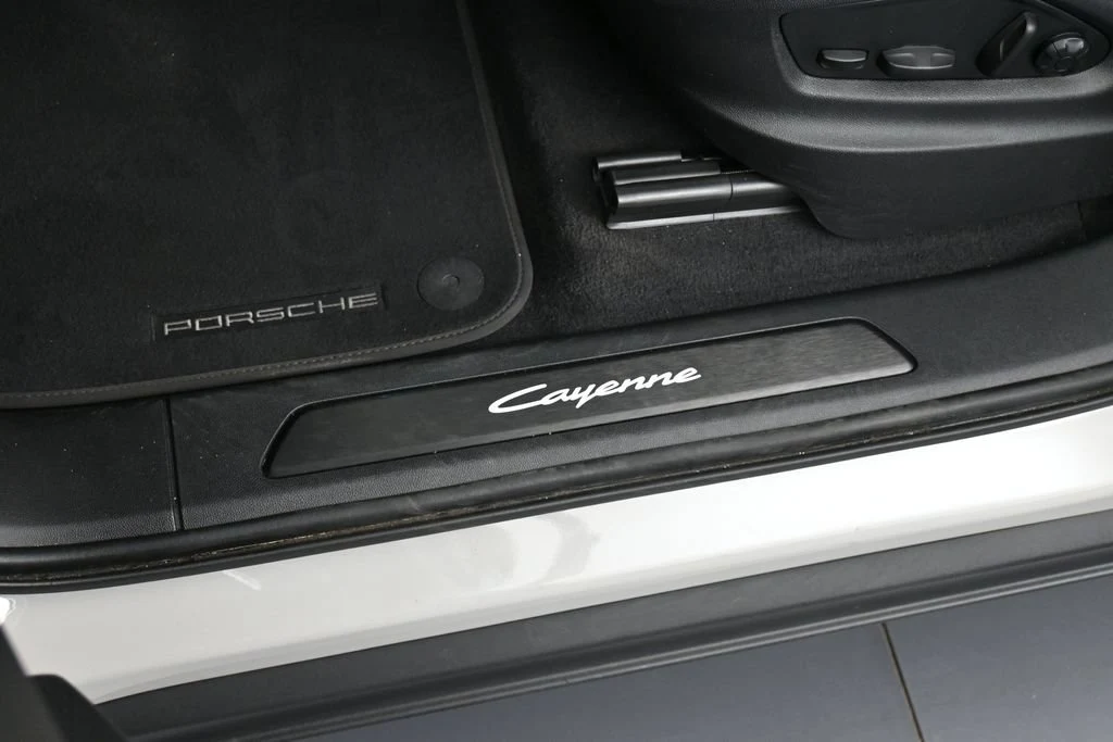 2026 Porsche Cayenne E-Hybrid interior, door sill, Black