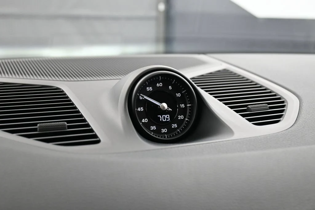 2026 Porsche Cayenne E-Hybrid interior, Black