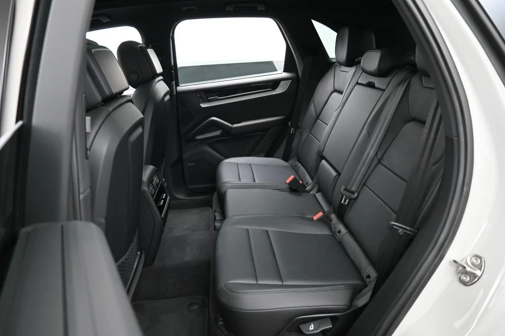 2026 Porsche Cayenne E-Hybrid interior, seats, Black