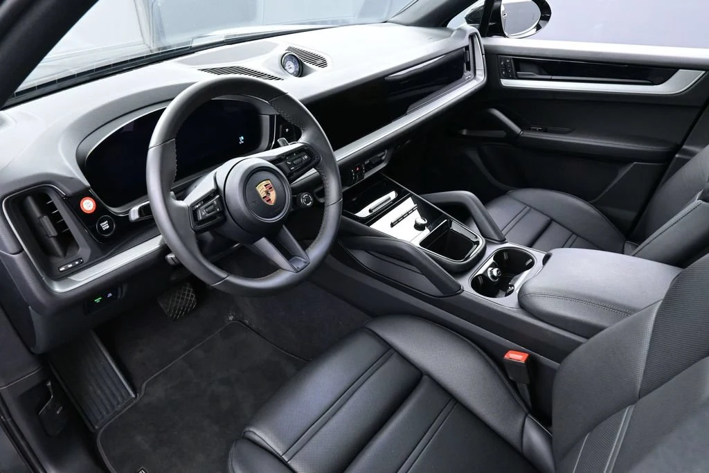 2025 Porsche Cayenne E-Hybrid Coupe interior, Black