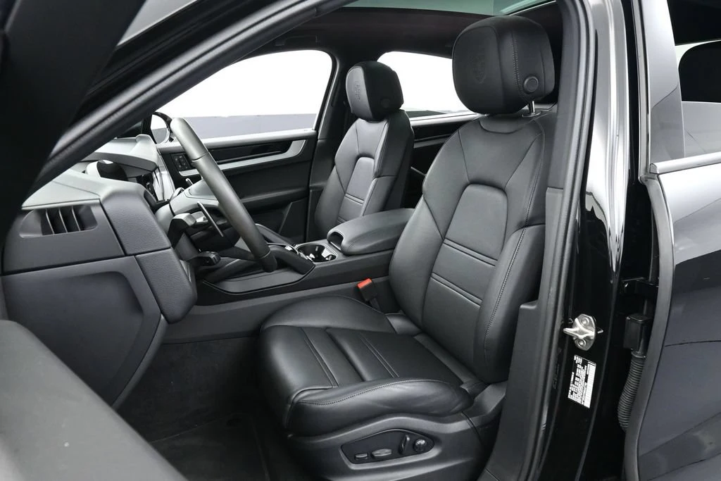 2025 Porsche Cayenne E-Hybrid Coupe interior, seats, Black