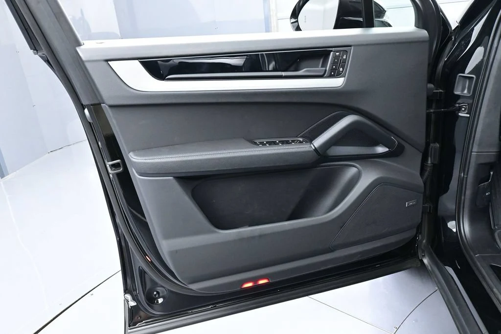 2025 Porsche Cayenne E-Hybrid Coupe interior, door panel, Black