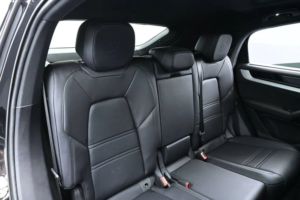 2025 Porsche Cayenne E-Hybrid Coupe interior, seats, Black