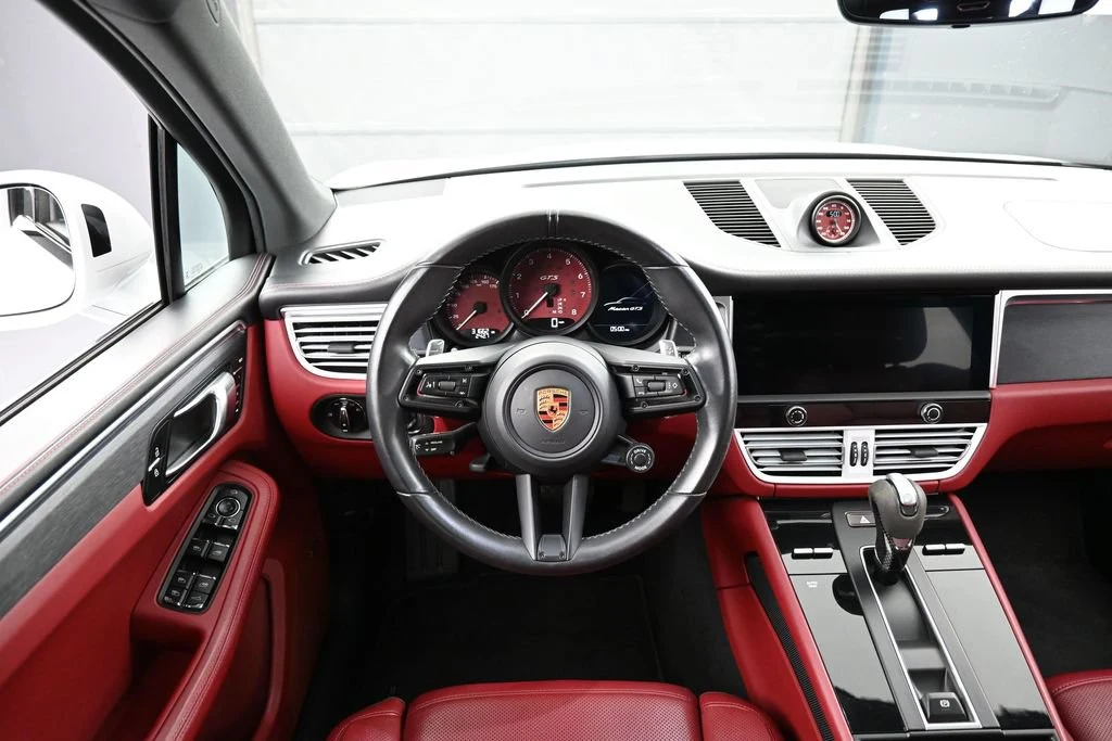 2022 Porsche Macan GTS interior, dashboard, Black/Bordeaux Red