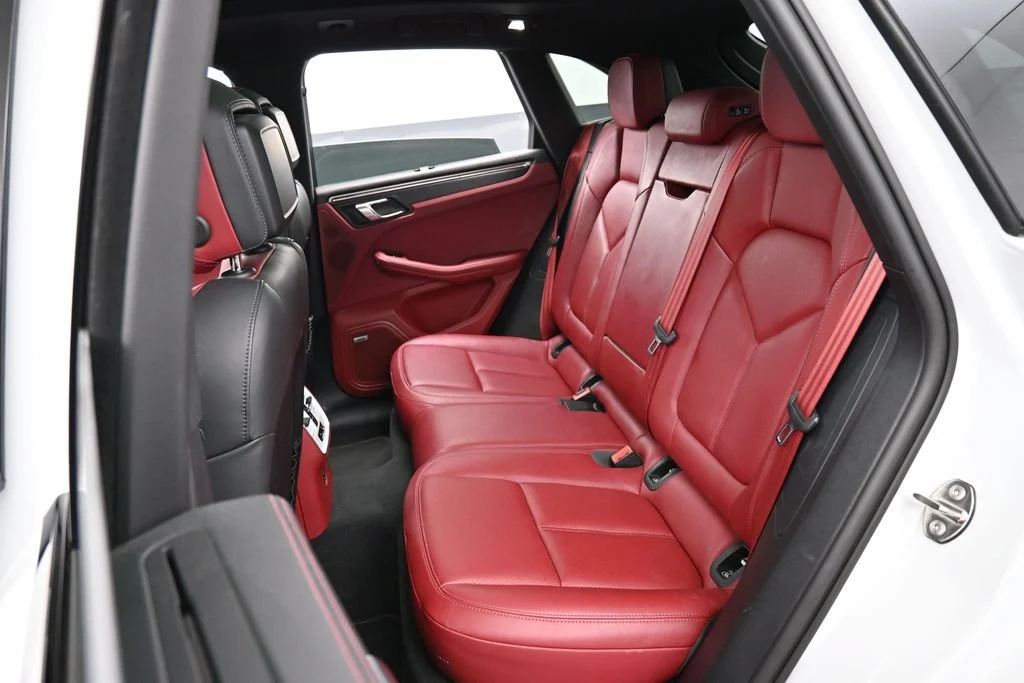 2022 Porsche Macan GTS interior, seats, Black/Bordeaux Red