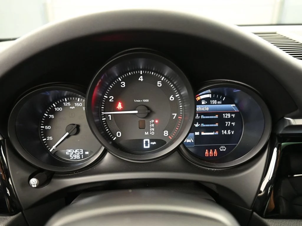 2023 Porsche Macan T interior, Black