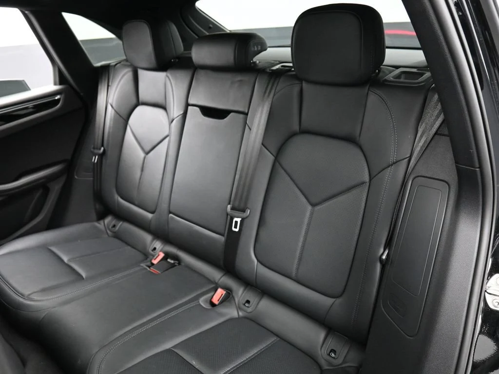 2023 Porsche Macan T interior, seats, Black