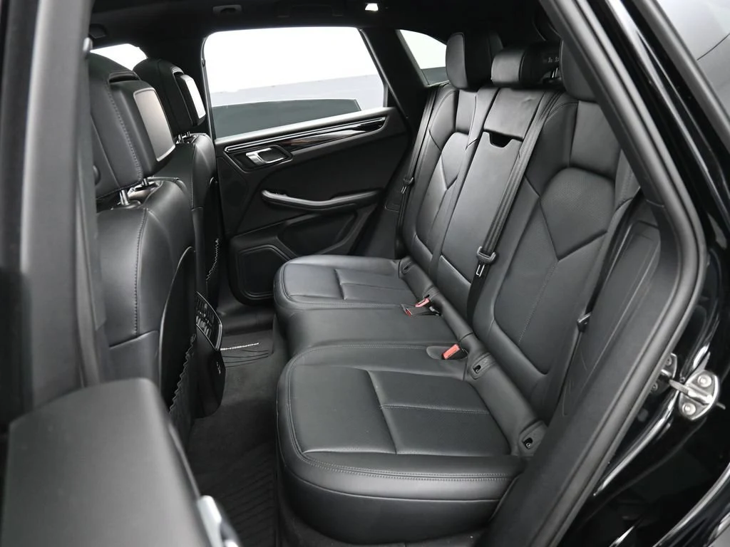 2023 Porsche Macan T interior, seats, Black