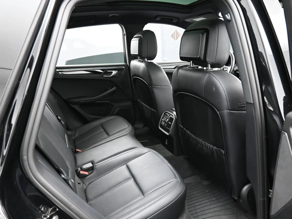 2023 Porsche Macan T interior, seats, Black