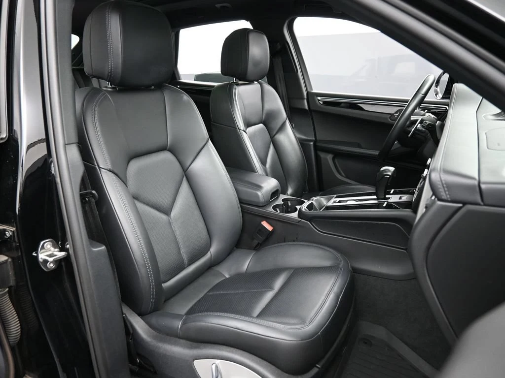2023 Porsche Macan T interior, seats, Black