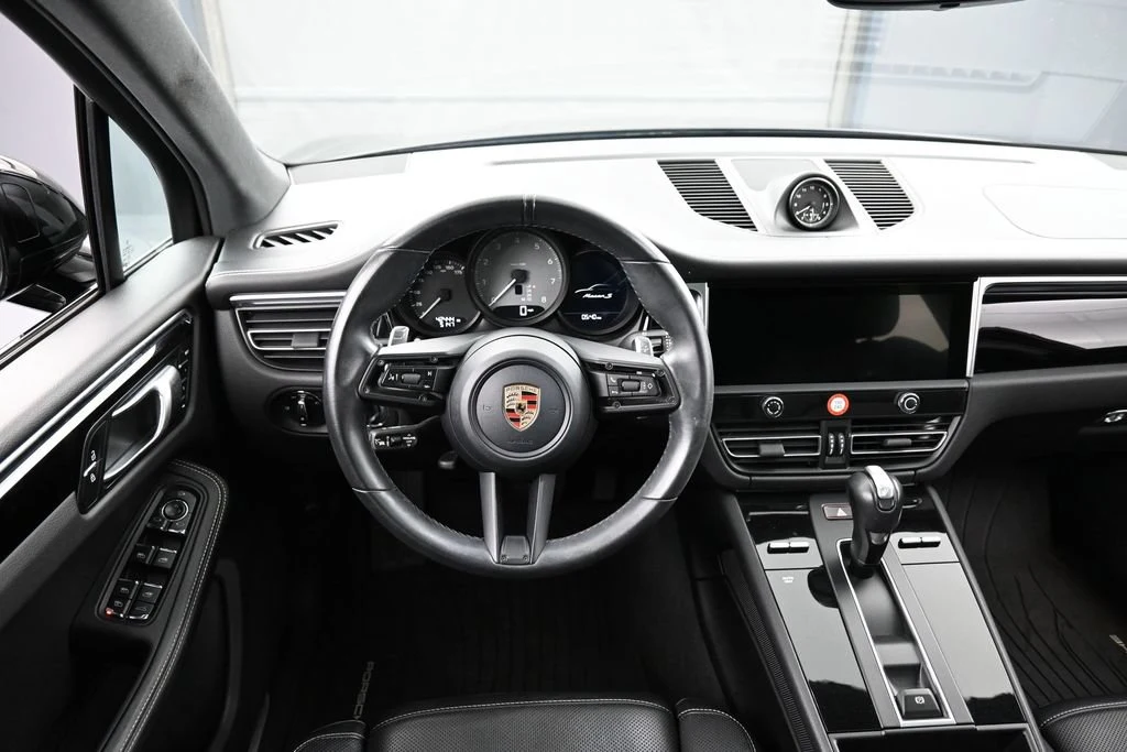 2023 Porsche Macan S interior, dashboard, Black