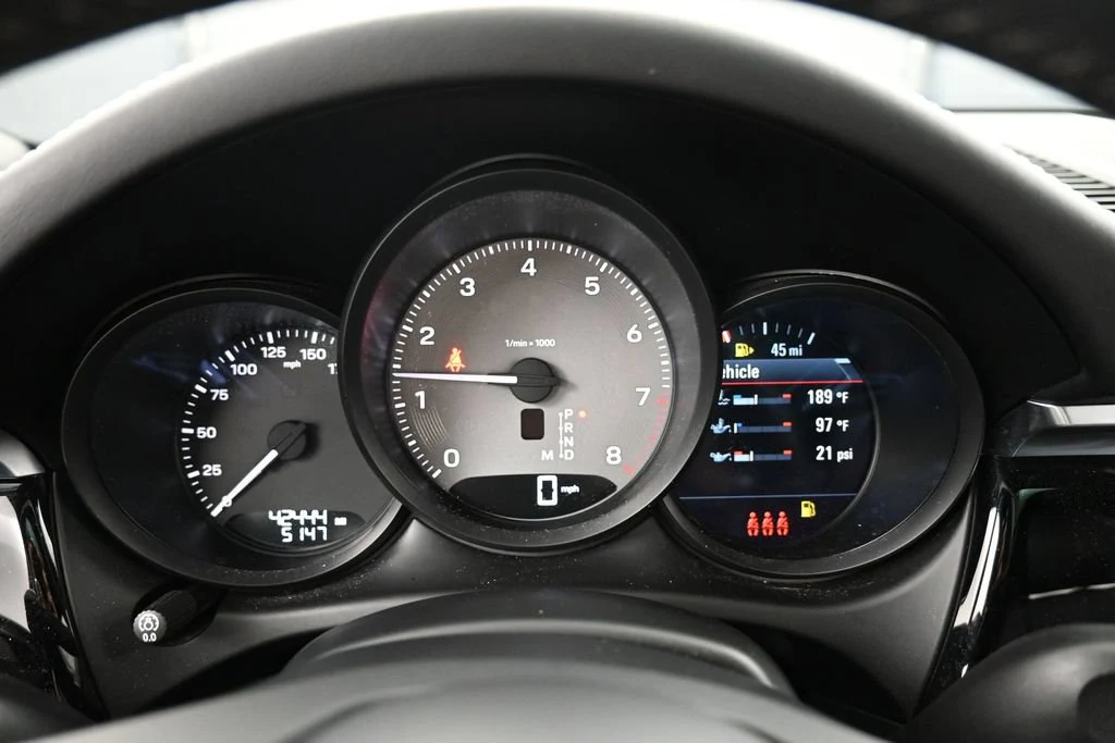 2023 Porsche Macan S interior, Black