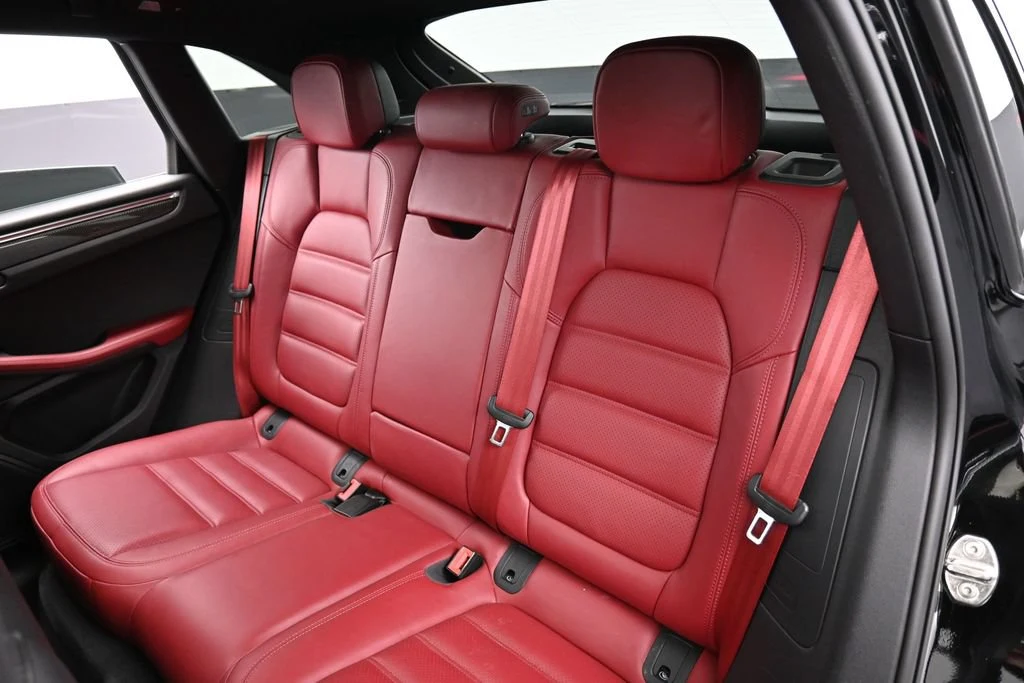 2023 Porsche Macan GTS interior, seats, Black/Bordeaux Red
