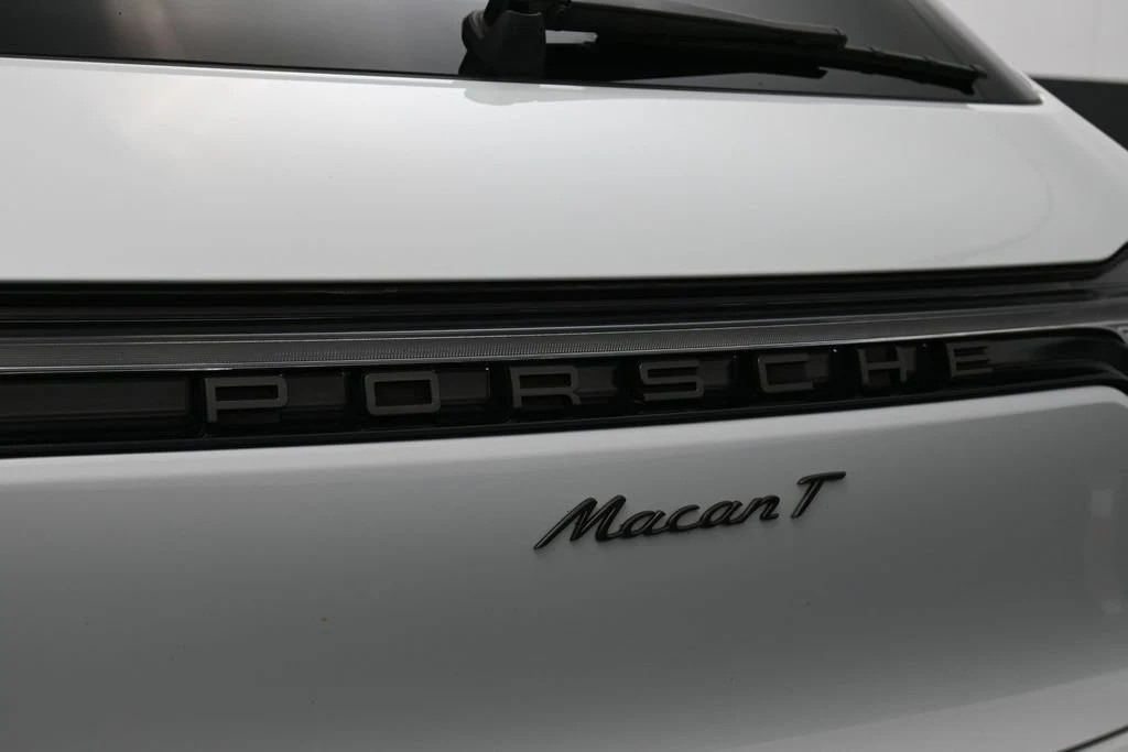 2023 Porsche Macan T, detail