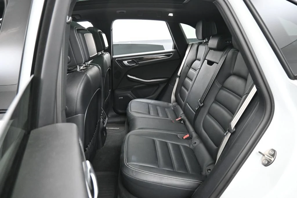 2023 Porsche Macan T interior, seats, Black