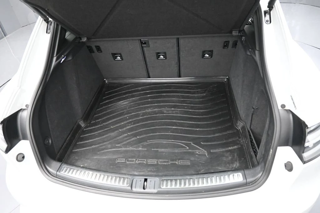 2023 Porsche Macan T trunk