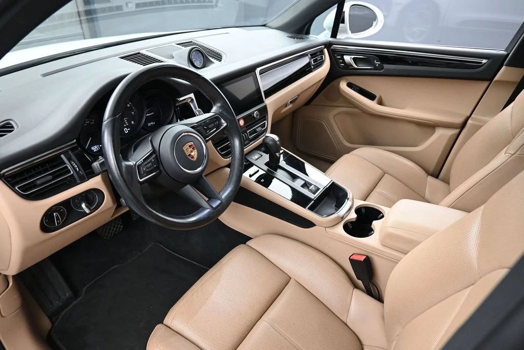 2023 Porsche Macan T interior, Black/Mojave Beige