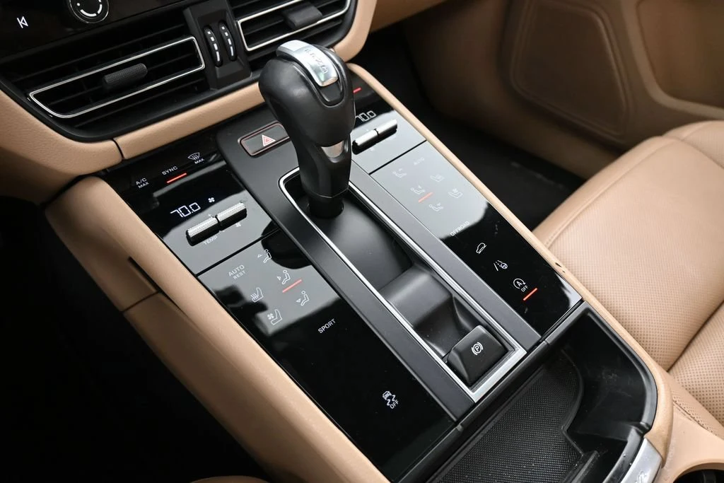 2023 Porsche Macan T interior, center console, Black/Mojave Beige