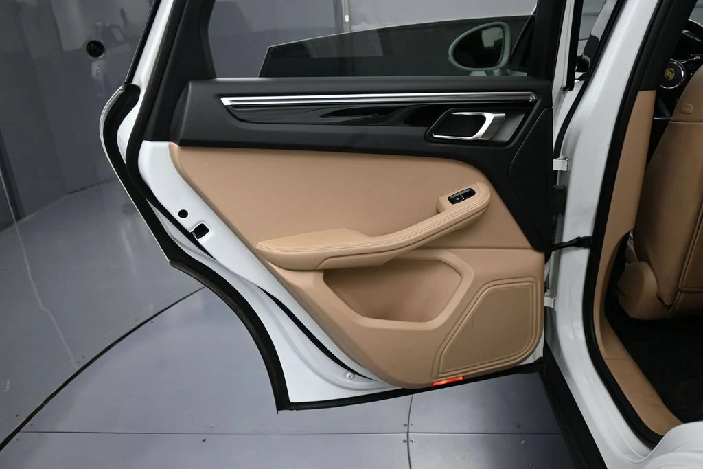 2023 Porsche Macan T interior, door panel, Black/Mojave Beige