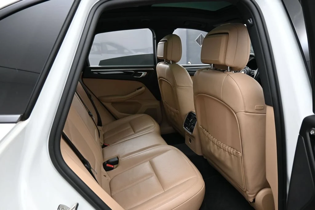 2023 Porsche Macan T interior, seats, Black/Mojave Beige