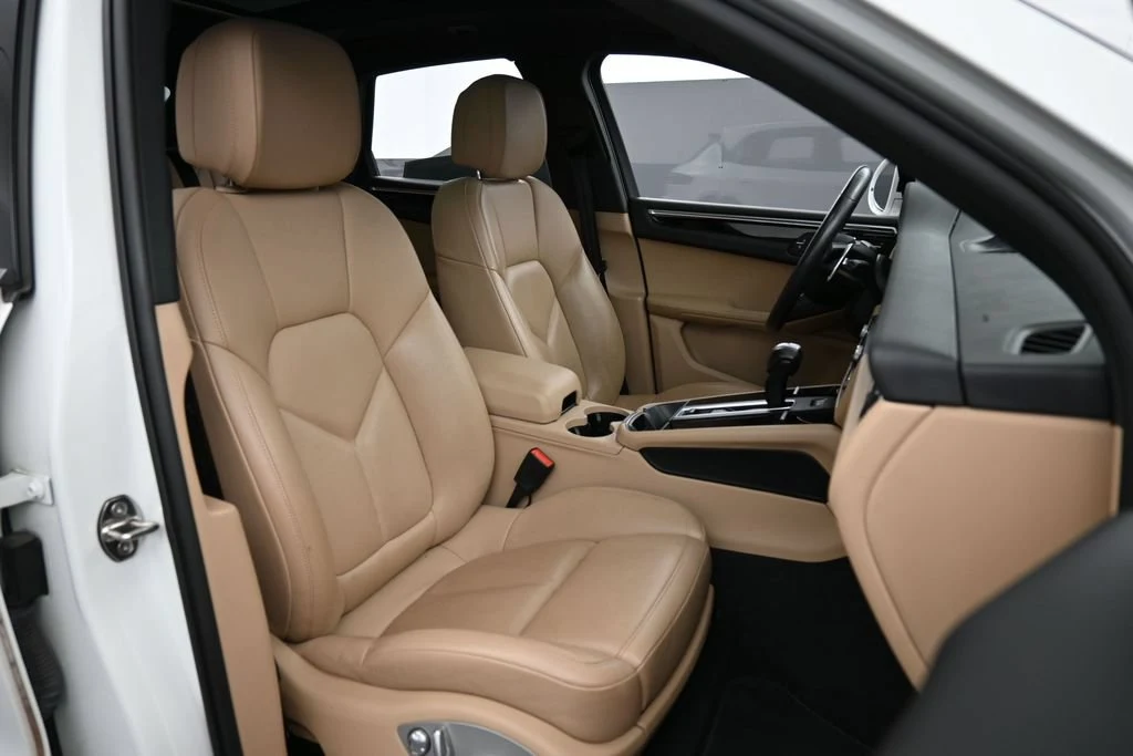 2023 Porsche Macan T interior, seats, Black/Mojave Beige