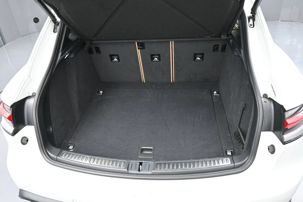 2023 Porsche Macan T trunk
