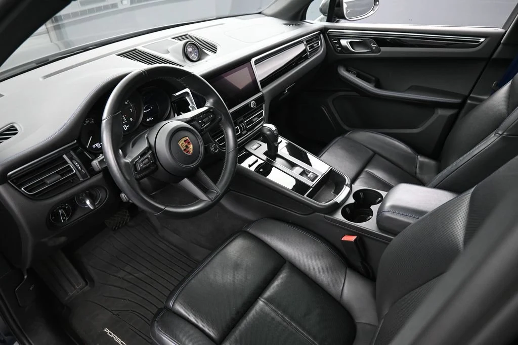 2023 Porsche Macan T interior, Black