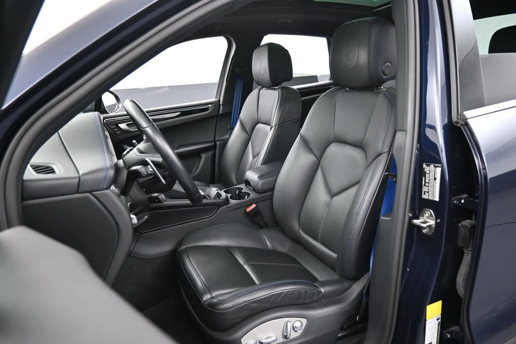 2023 Porsche Macan T interior, seats, Black
