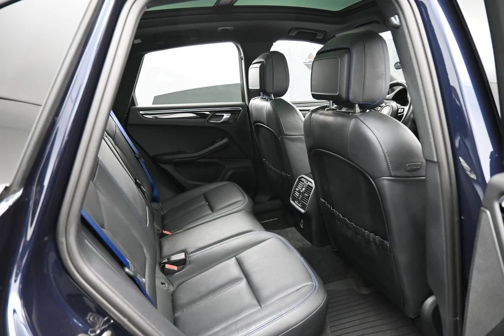 2023 Porsche Macan T interior, seats, Black