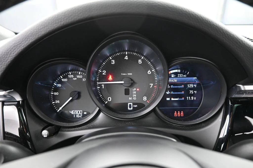 2023 Porsche Macan T interior, Black