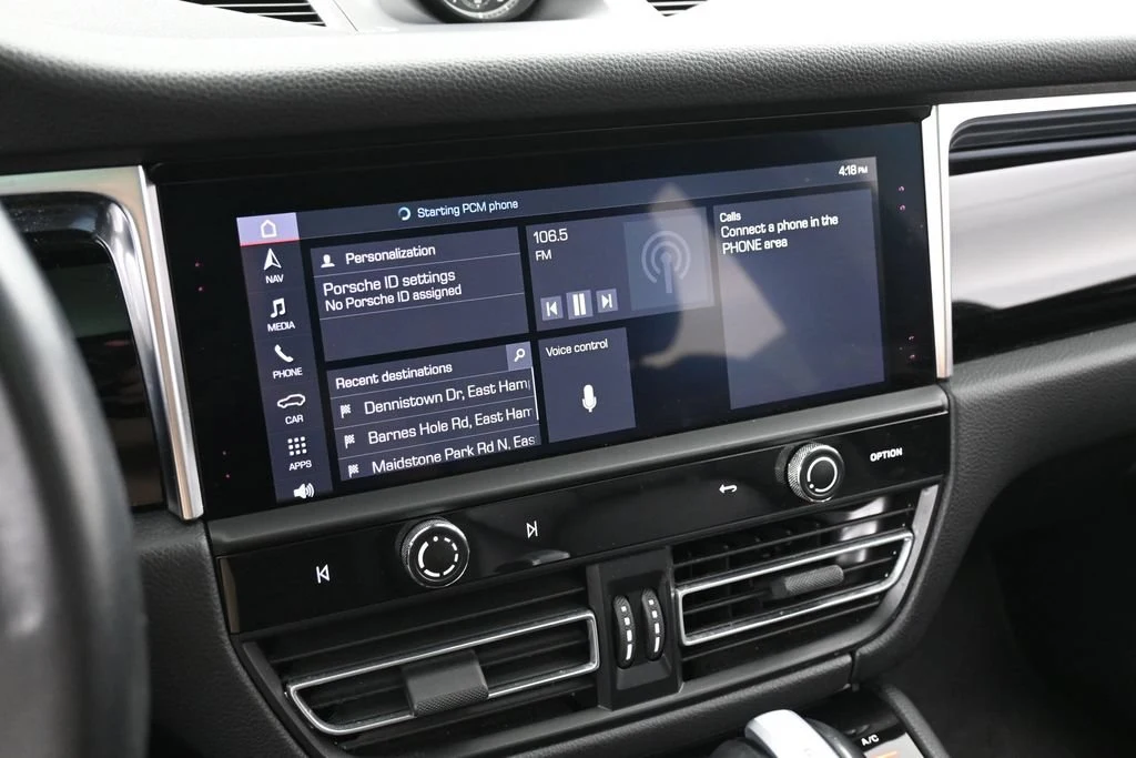 2023 Porsche Macan T interior, Black