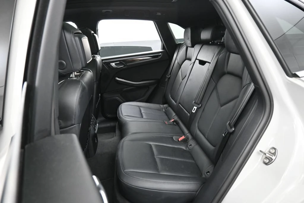 2023 Porsche Macan T interior, seats, Black